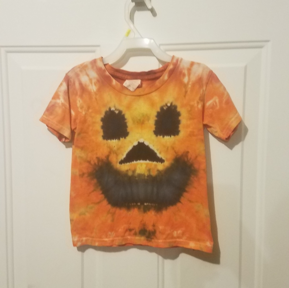 Gildan 4T tie-dye pumpkin t-shirt
